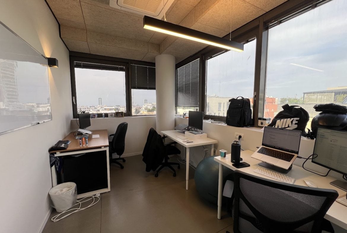 חדר צוות/ חדר ישיבות