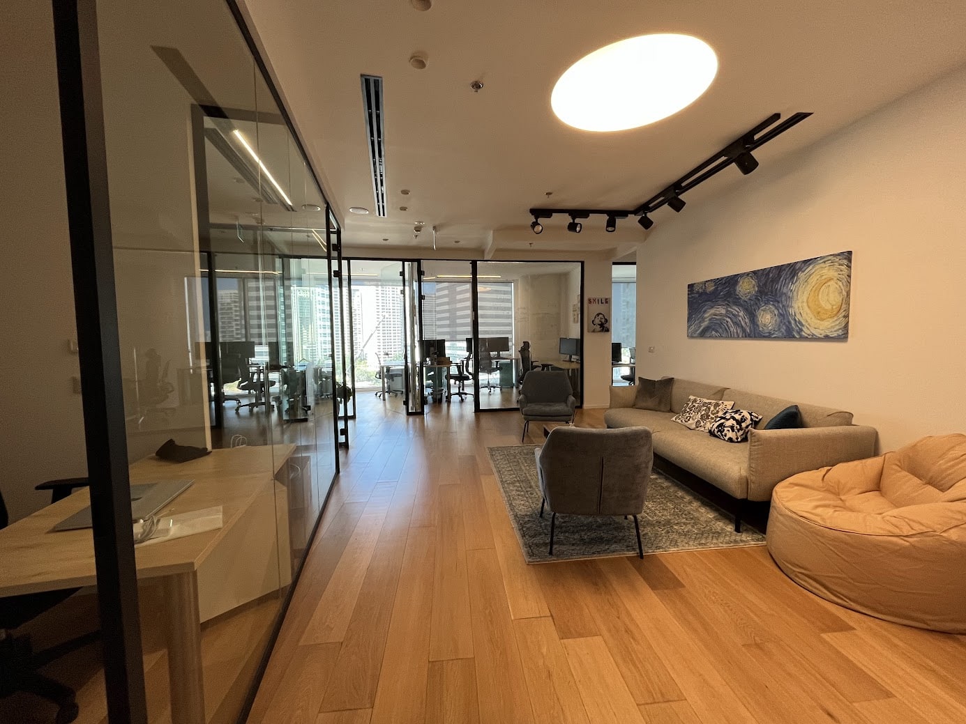 מבט כללי- לאונג'