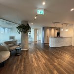 עמדת קבלה בכניסה למשרד