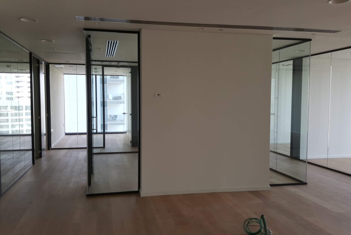 חלוקה פנימית לחדרי עבודה