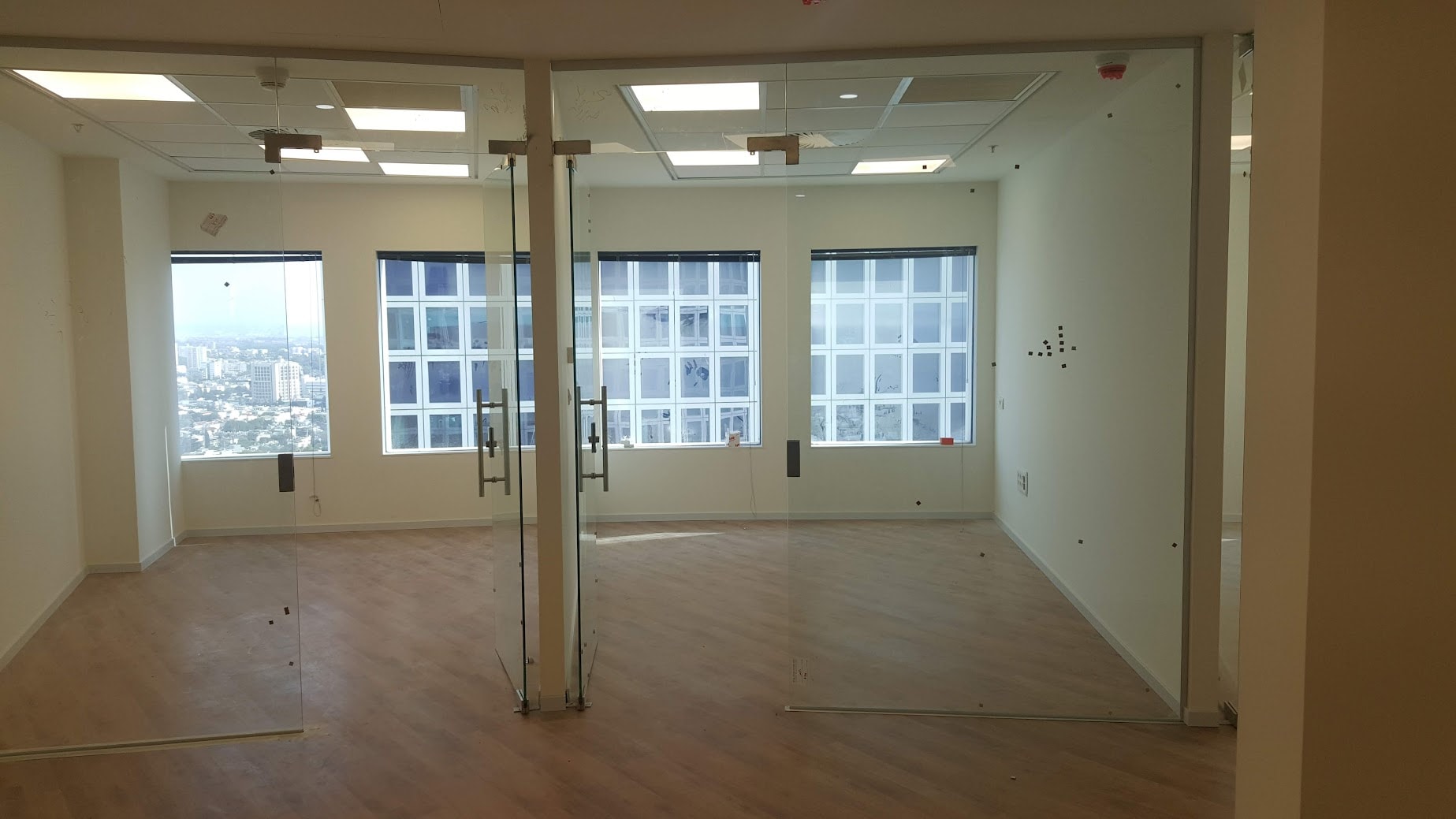 חלוקה לחדרי עבודה