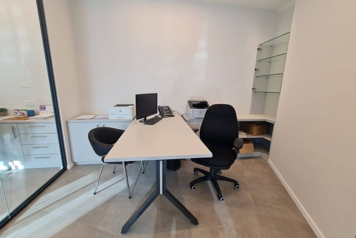 חדר עבודה נוסף במשרד