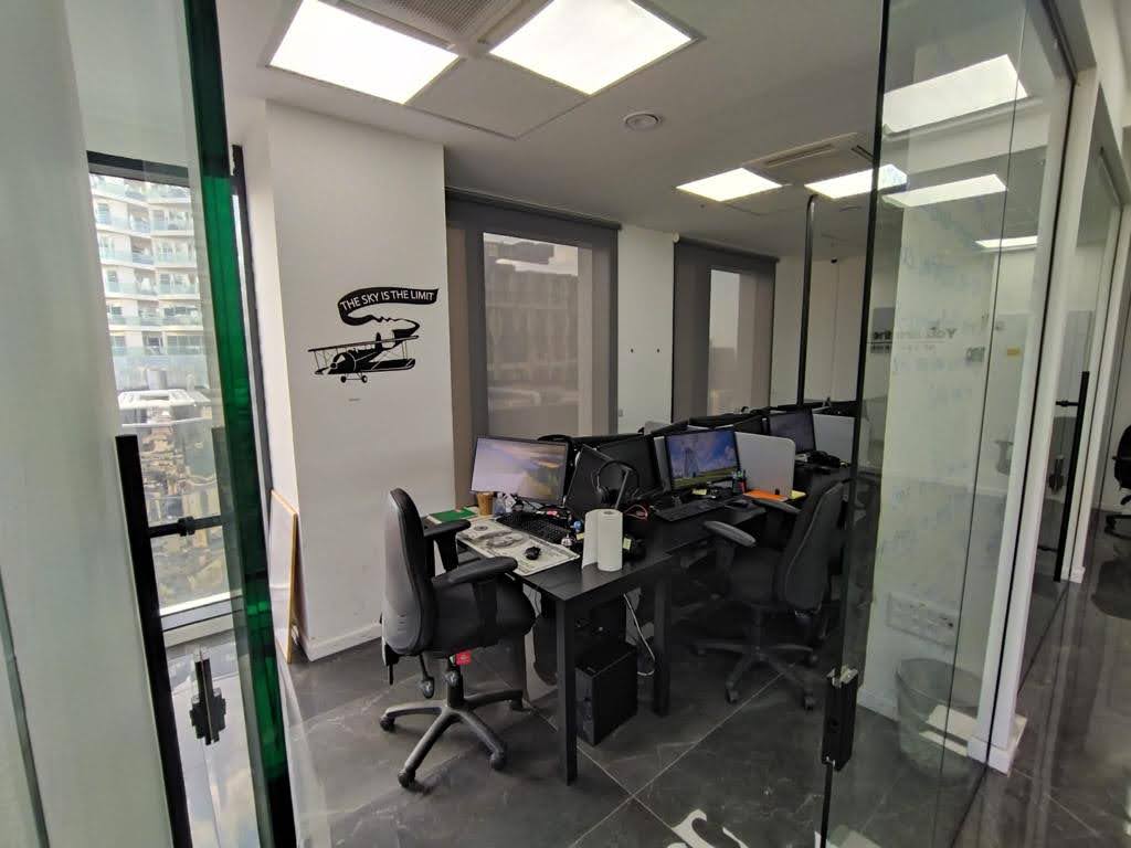 חדר עבודה/ חדר ישיבות במשרד