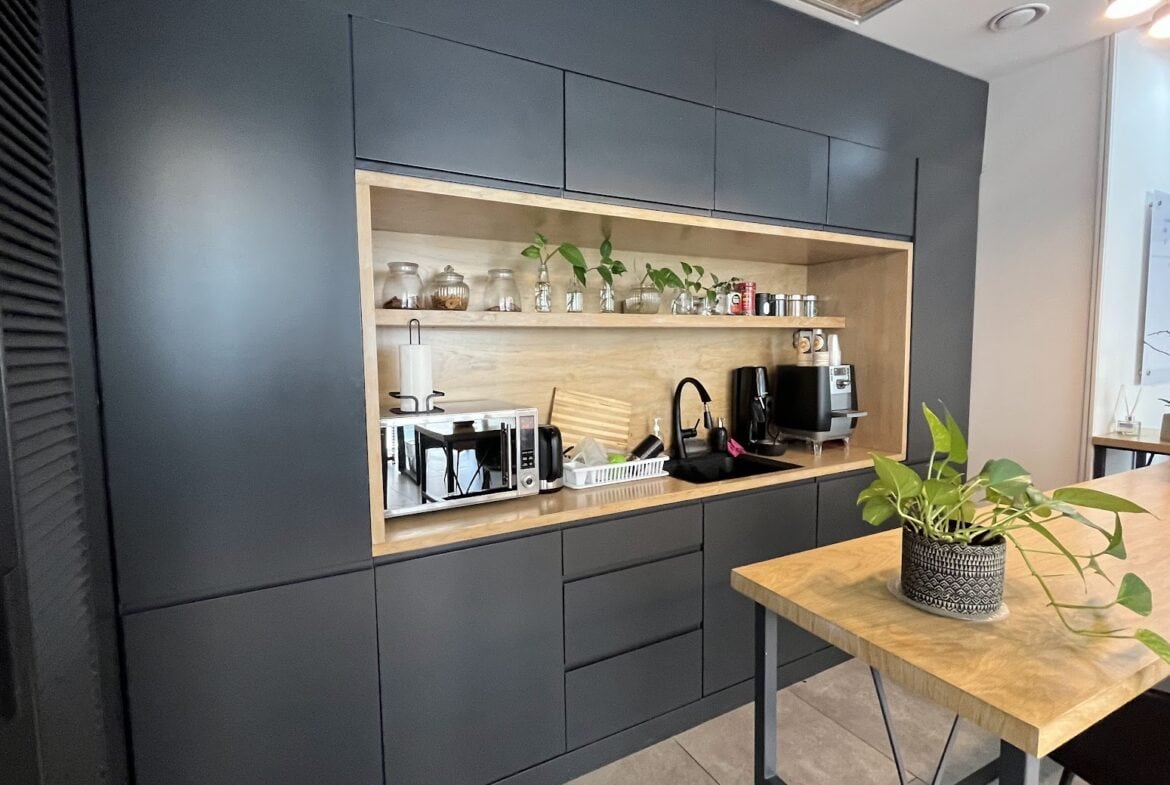 מטבח עם פינת אוכל