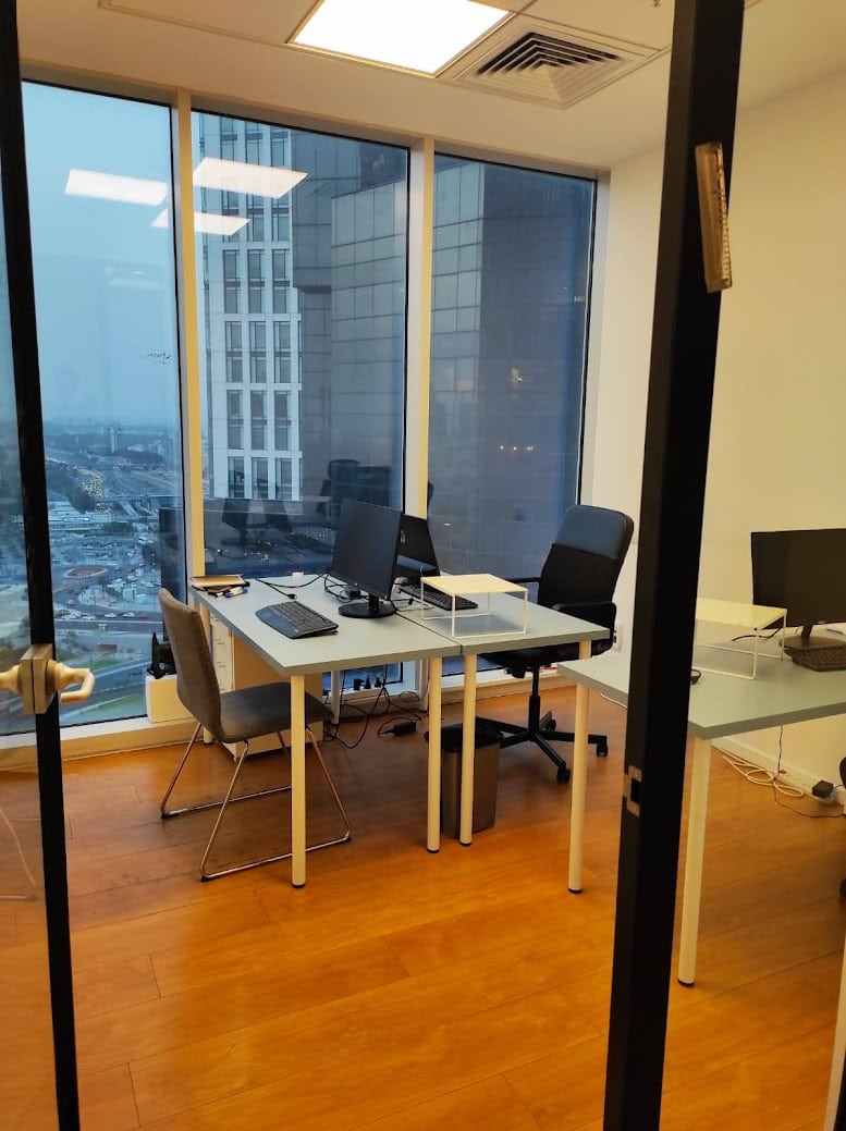 חדר עבודה במשרד