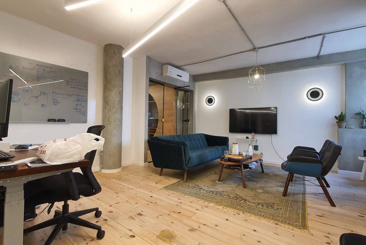 חדר עבודה גדול/ משרד מנכ