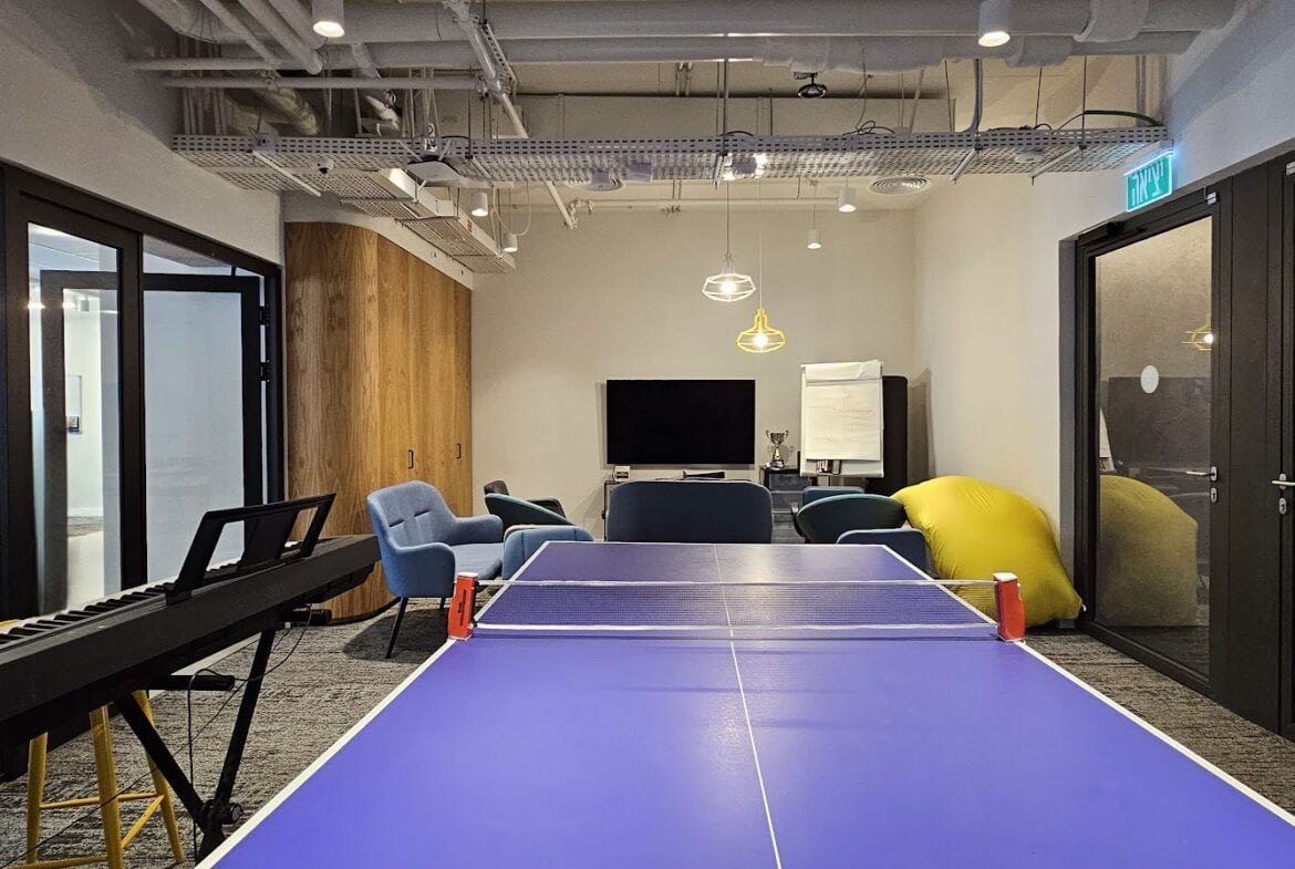 אזור לאונג'/ חדר מנוחה/ משחקים