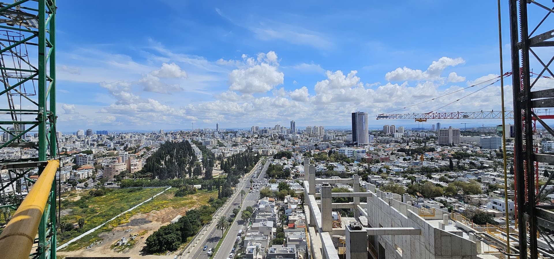 נוף ממתחם הסוללים נוף ממתחם הסוללים