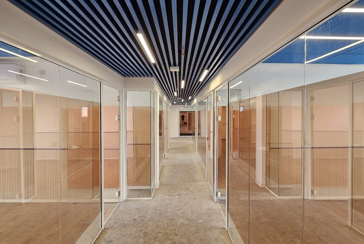 חלוקה לחדרי עבודה וחדרי צוותים- מבט כללי