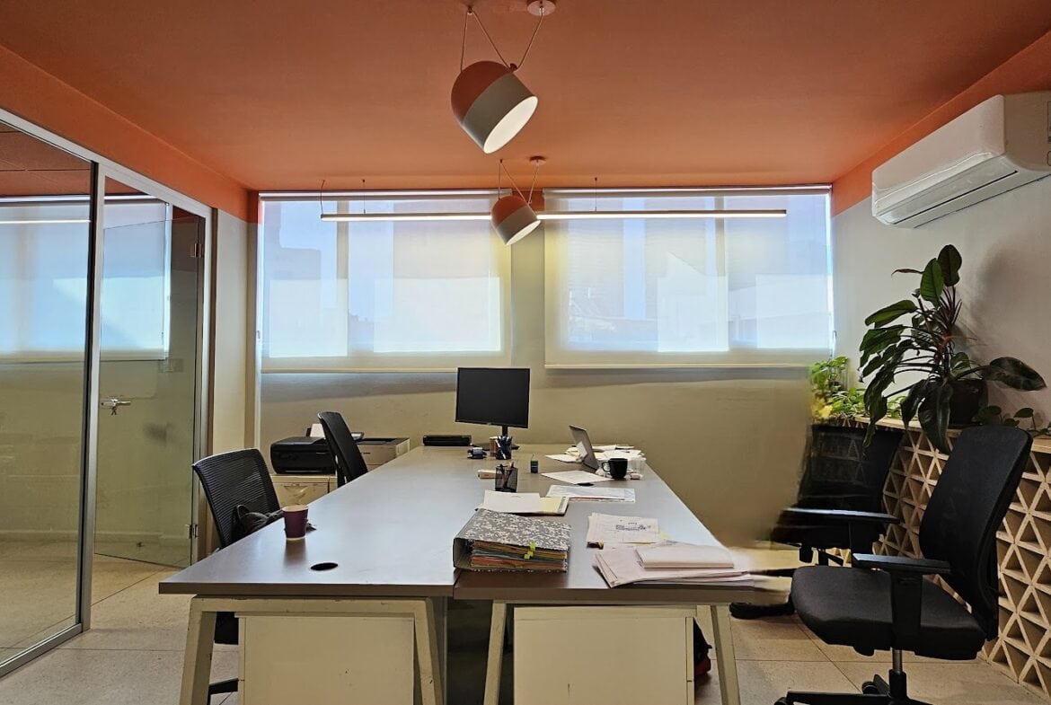 חדר עבודה במשרד