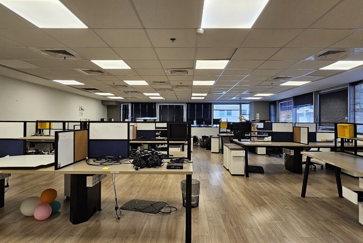 אופן ספייס עם עמדות עבודה