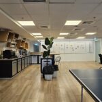 מטבח עם אזור לאונג'