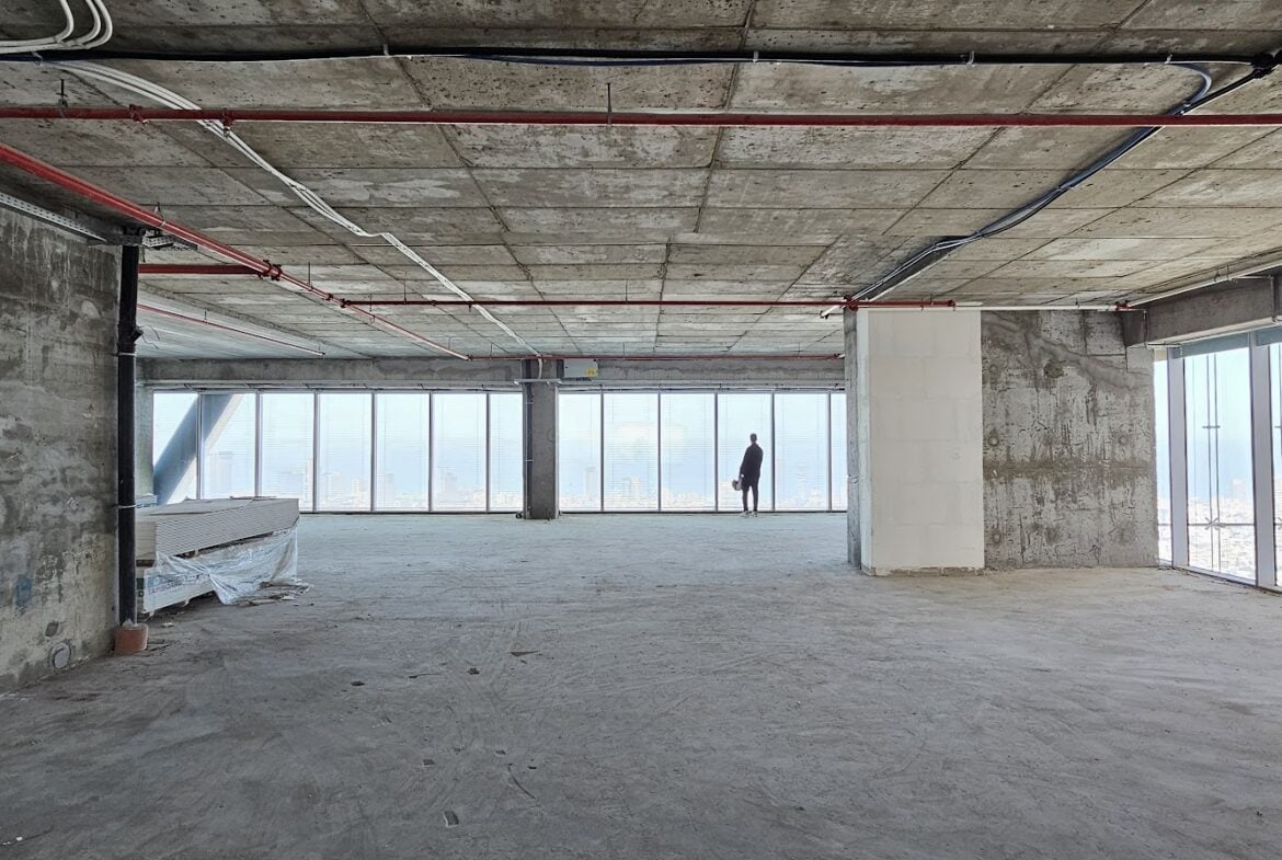 משרד בקומה גבוהה במגדל לנדמרק