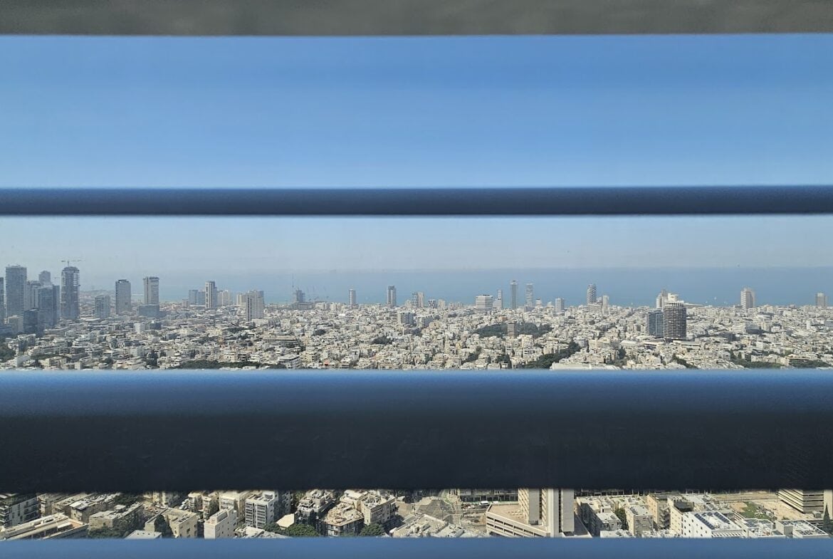 נוף לים מהמשרד