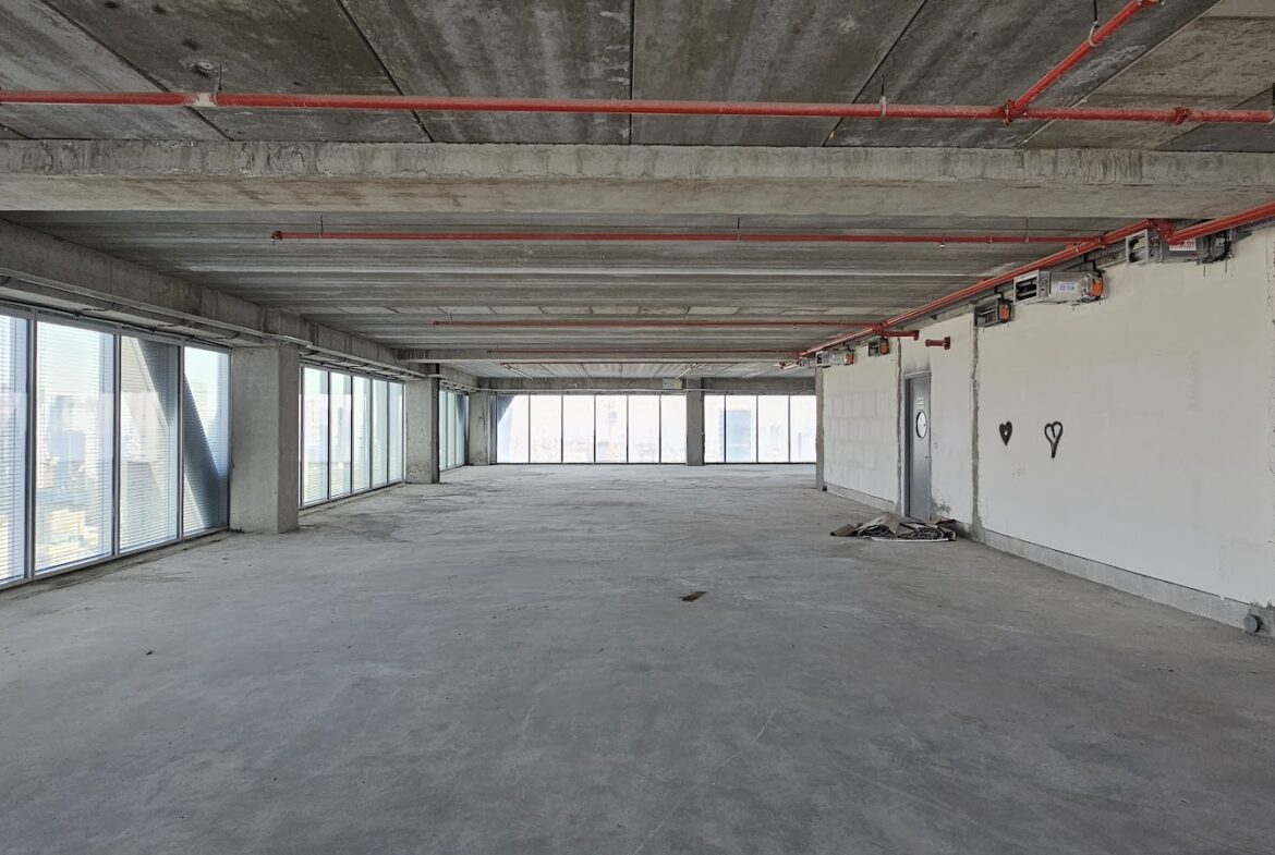 משרד במעטפת- השוכר יקבל את המשרד בגמר