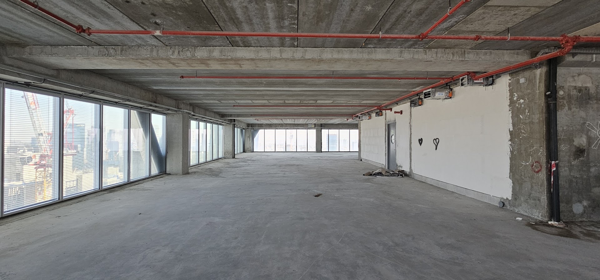 משרד במעטפת- השוכר יקבל את המשרד בגמר