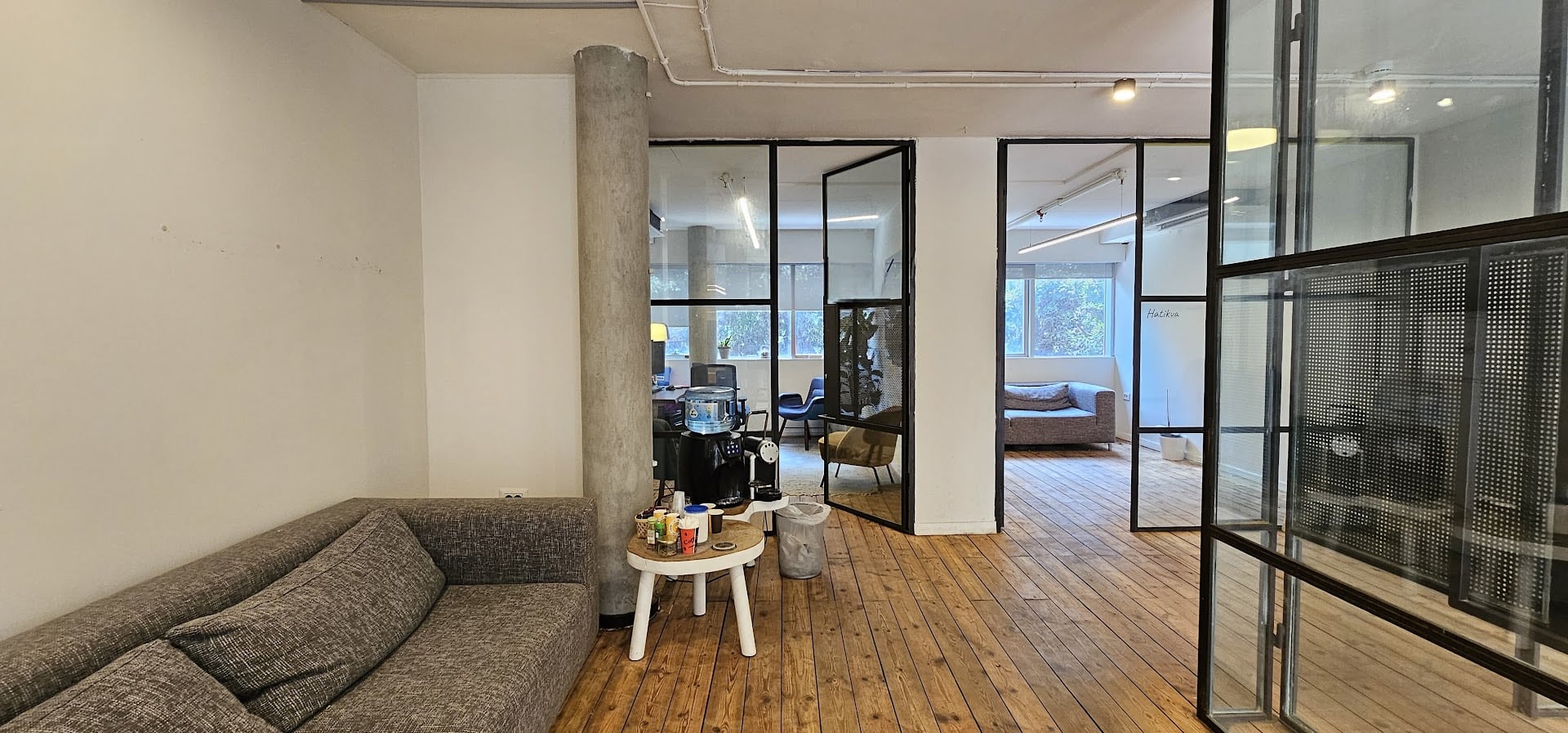 פינת ישיבה וחלוקה לחדרים