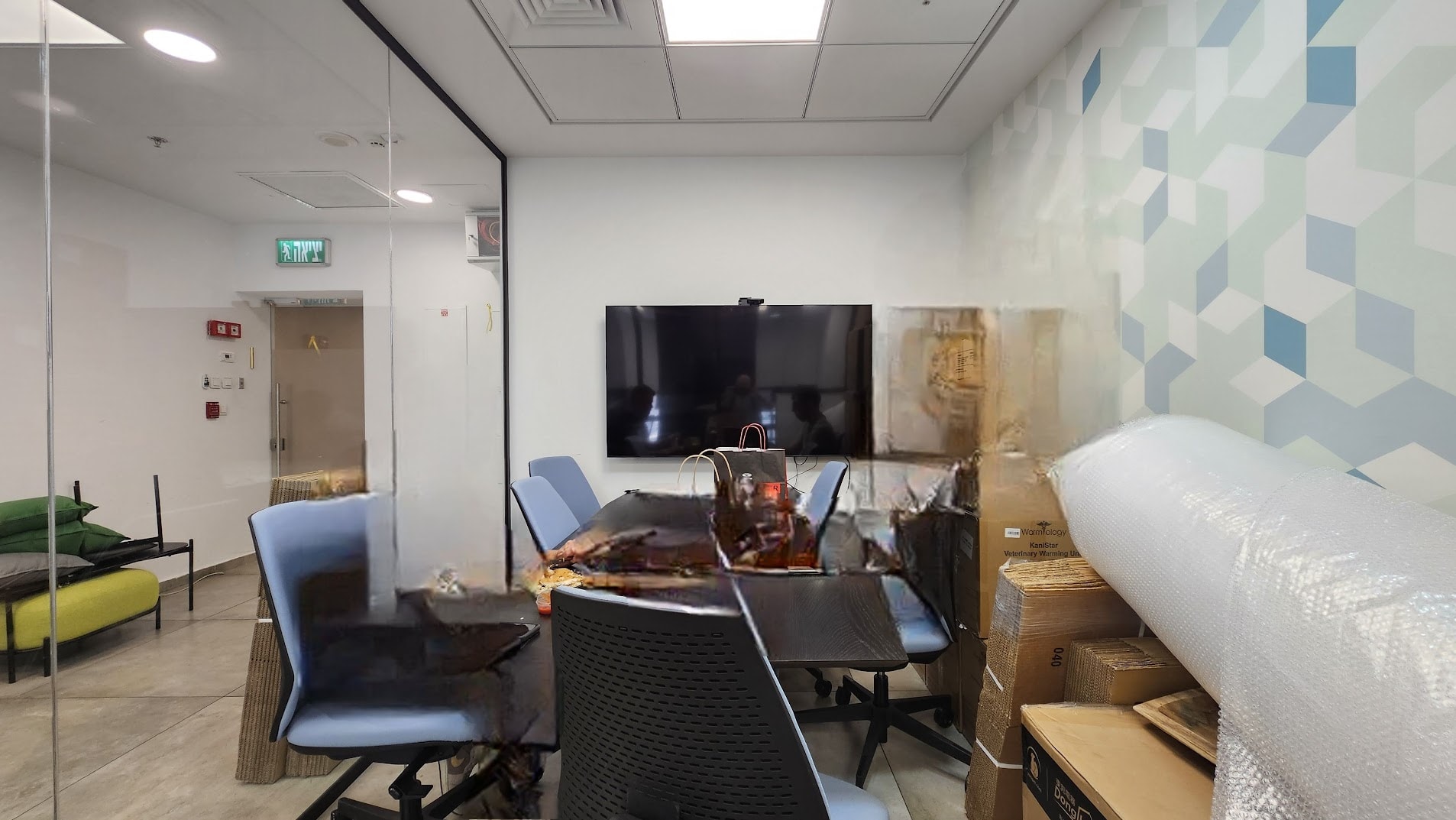 חדר ישיבות במשרד