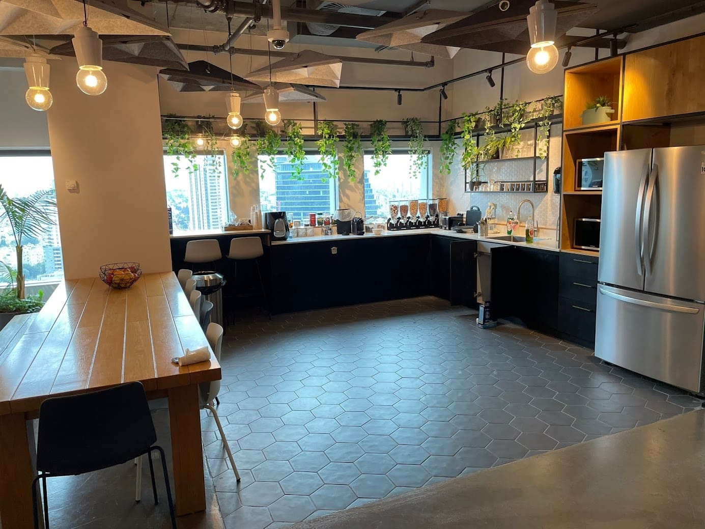 מטבח גדול ומאובזר