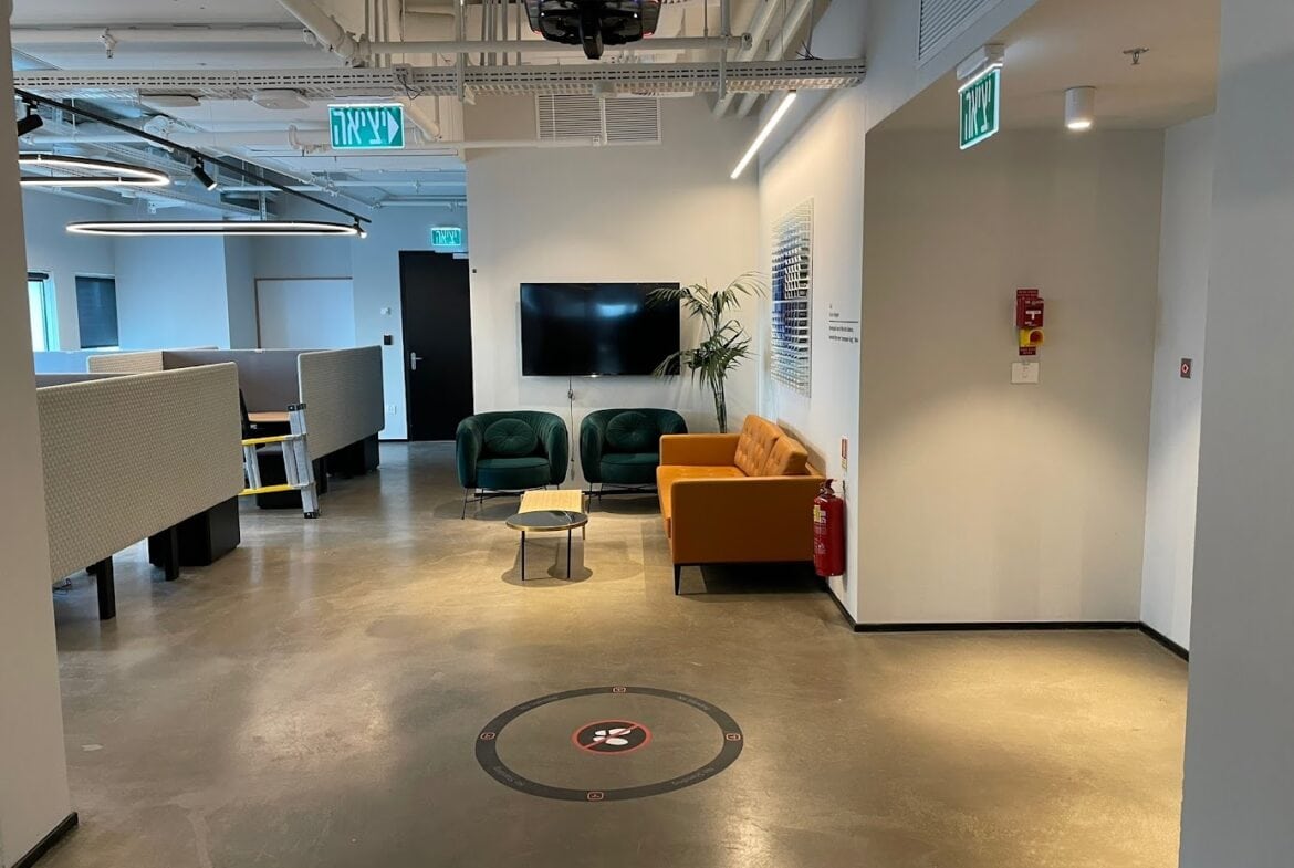 אופן ספייס הקטן עם אזור לאונג' קטן