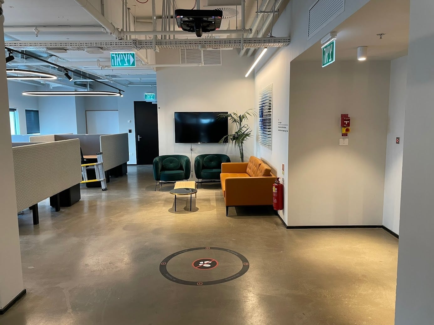 אופן ספייס הקטן עם אזור לאונג' קטן