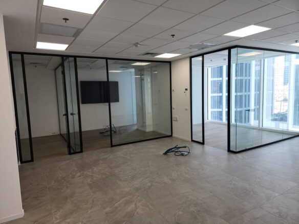 חלוקה לחדרים ולחדר ישיבות במשרד