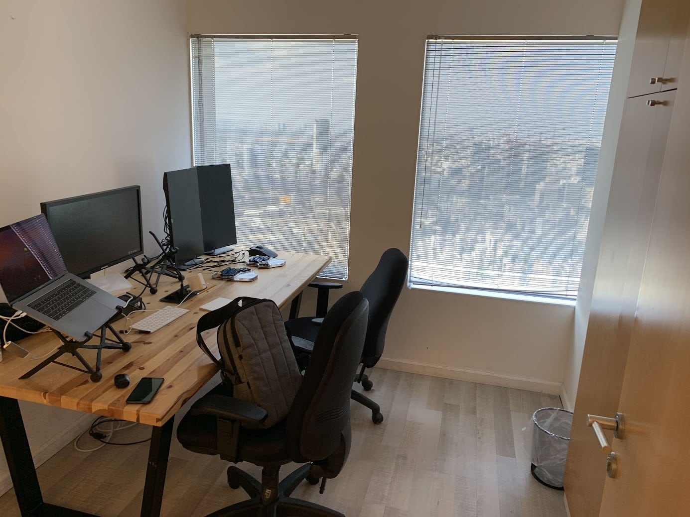 אחד מחדרי עבודה