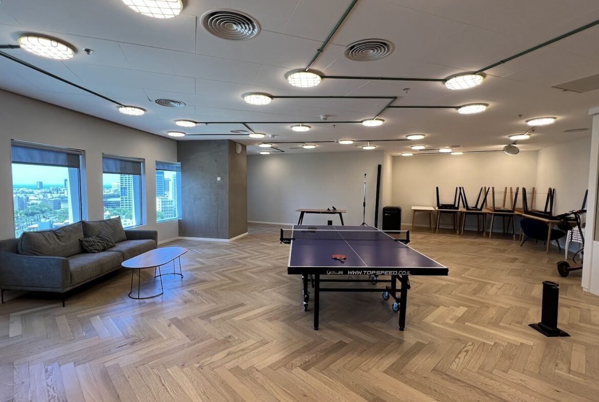 אזור לאונג'/ חדר יוגה