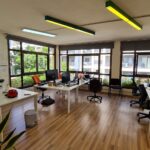 אופן ספייס עם עמדות עבודה