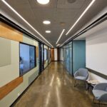 מסדרון וחלוקה לחדרים- פינת ישיבה