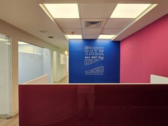 עמדת קבלה בכניסה למשרד