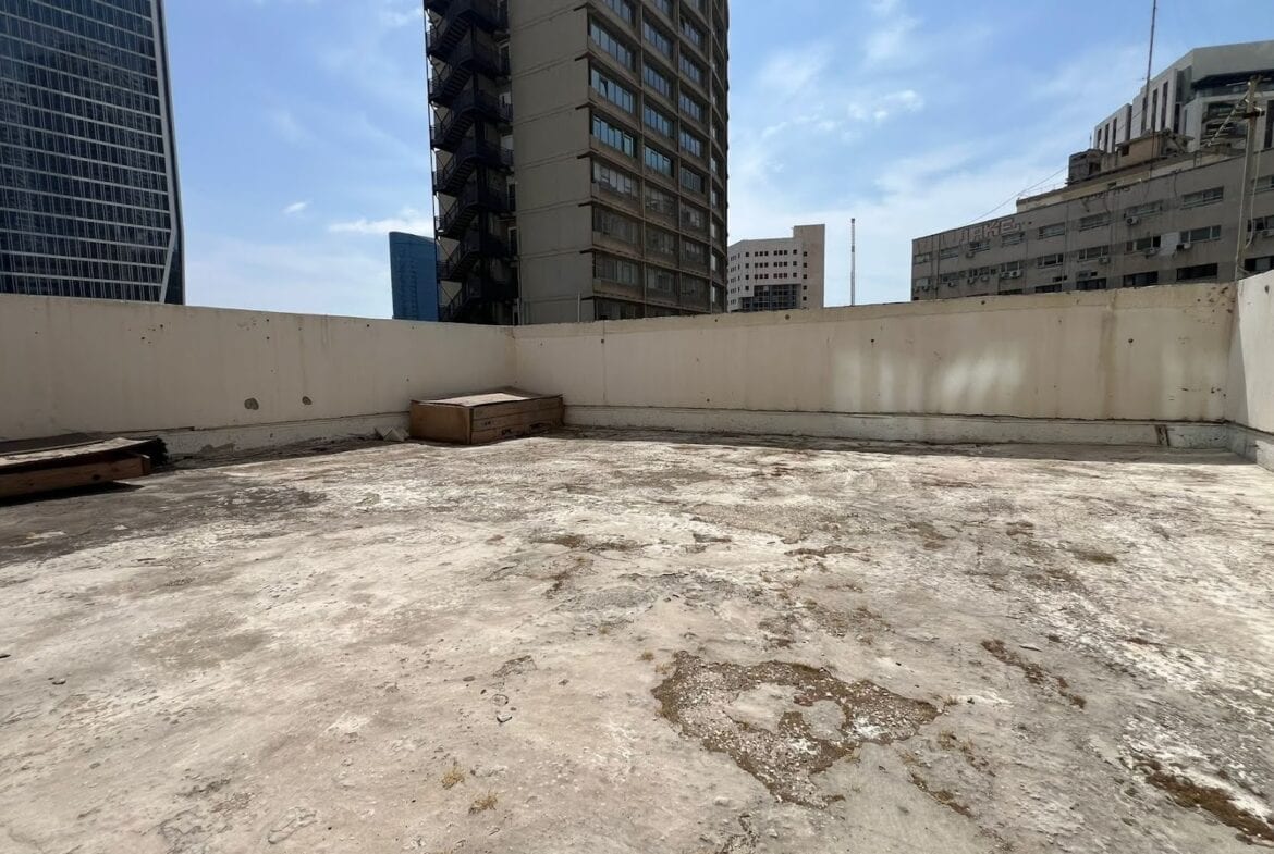 מרפסת פרטית במשרד בבית ויקטוריה