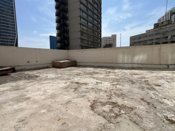 מרפסת פרטית במשרד בבית ויקטוריה