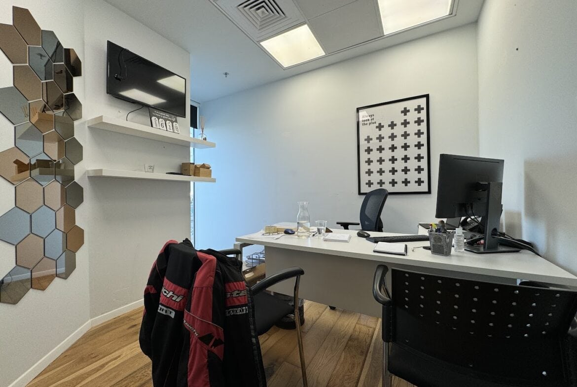 חדר עבודה נוסף במשרד