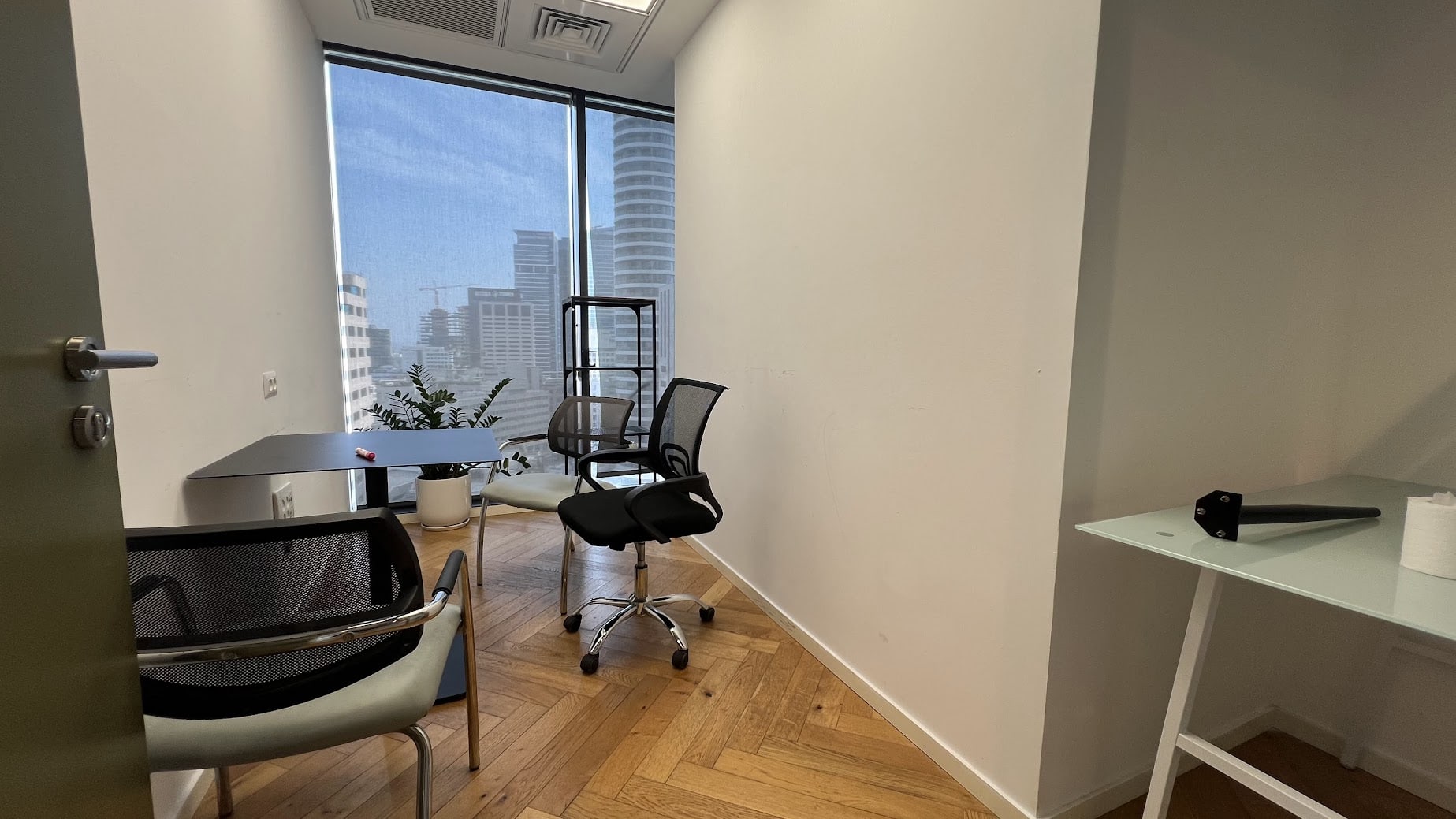 משרד אישי/ חדר עבודה יחיד