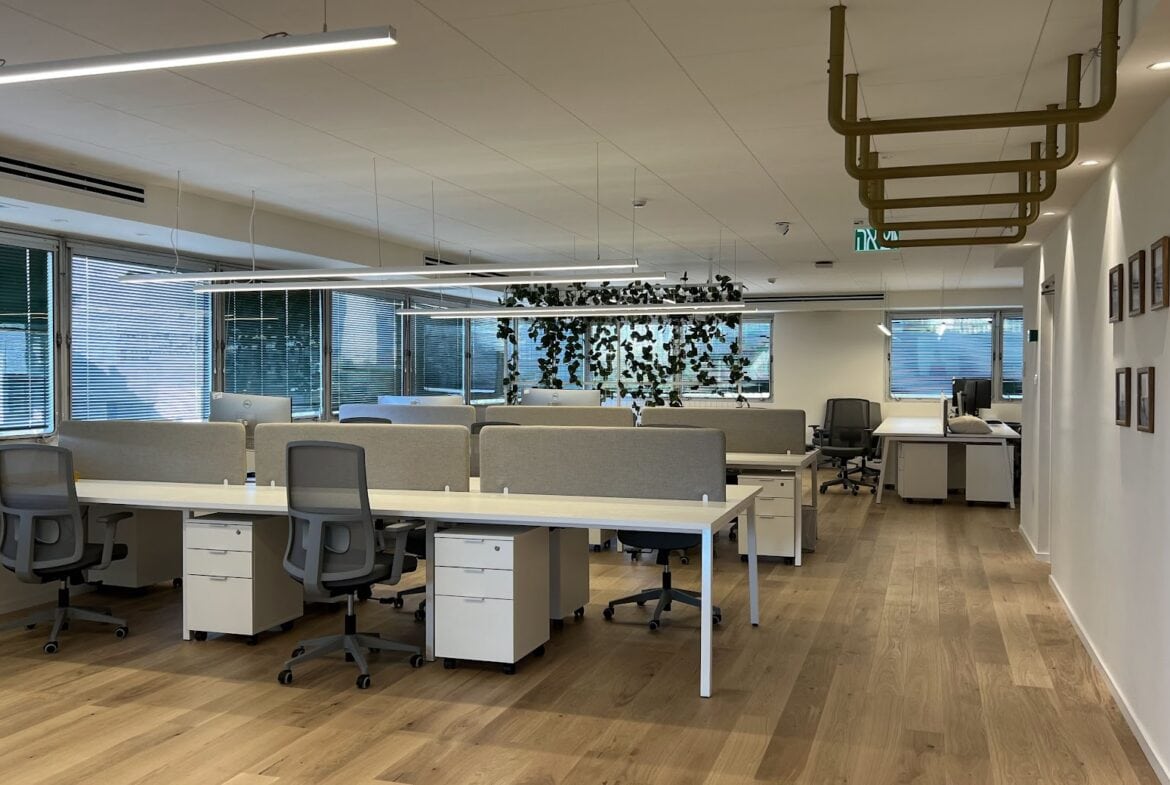 עמדות עבודה באופן ספייס