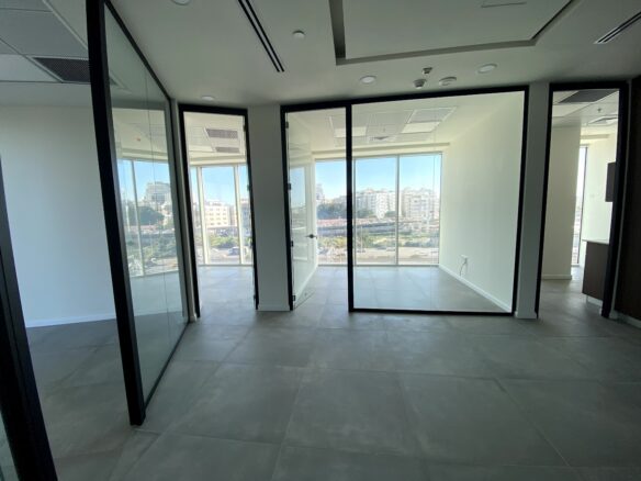 מחיצות זכוכית- חלוקה פנימית