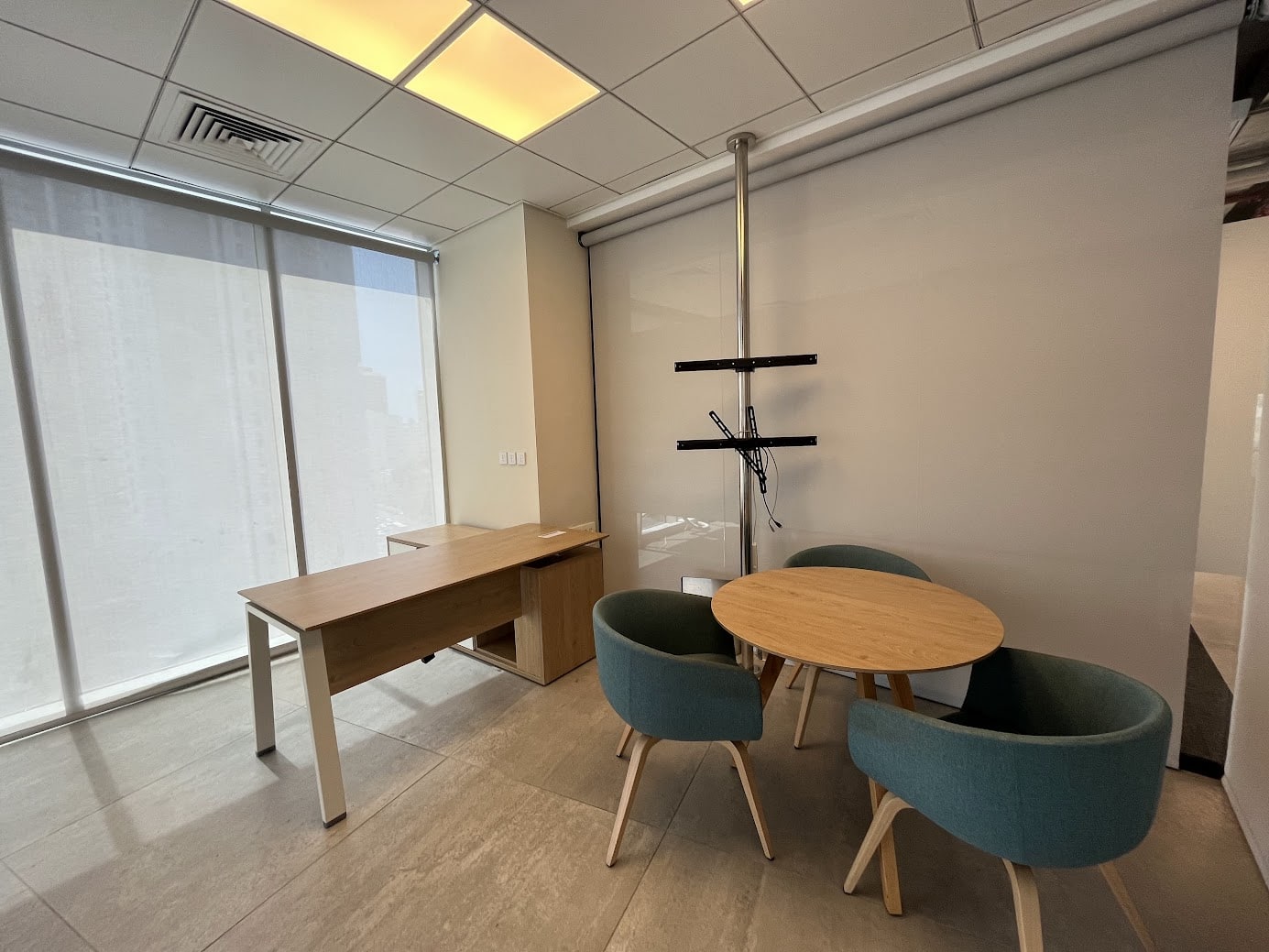 חדר ישיבות קטן/ חדר עבודה