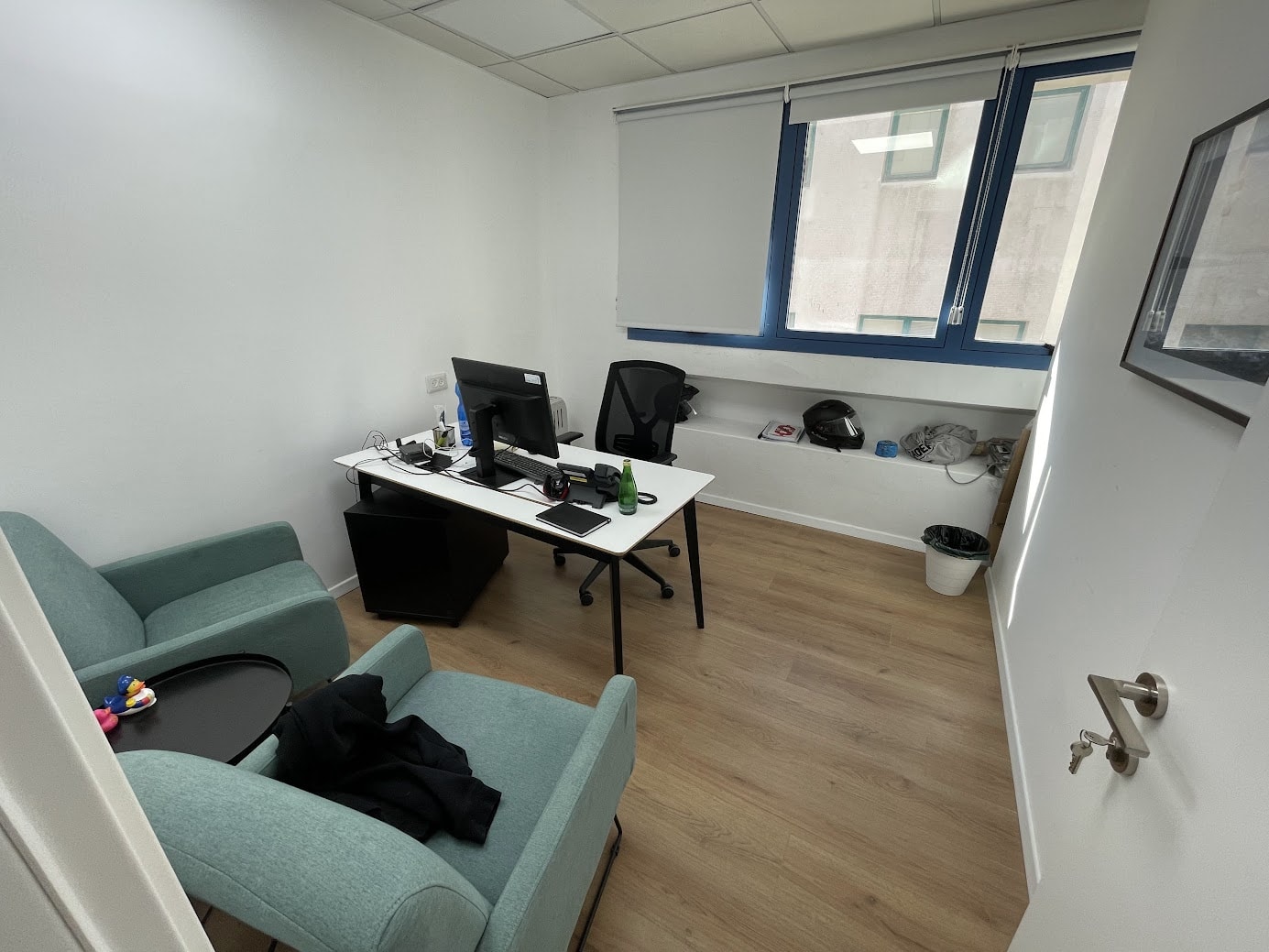 חדר עבודה נוסף במשרד