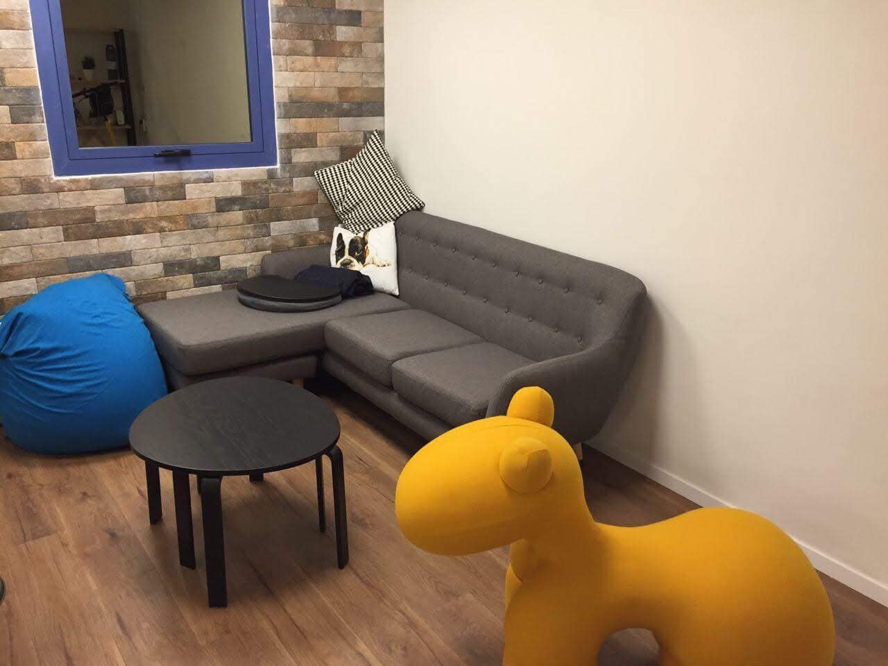 סלון קטן/ לאונג'