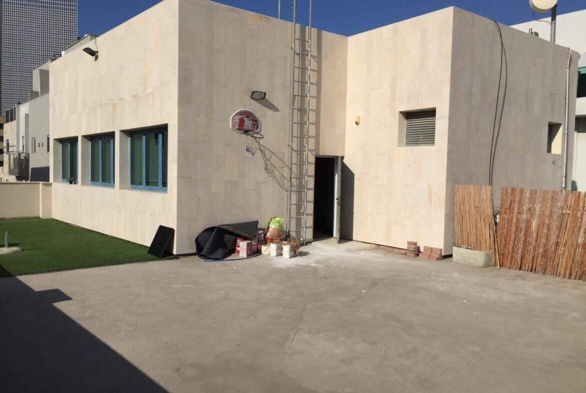 מרפסת פרטית