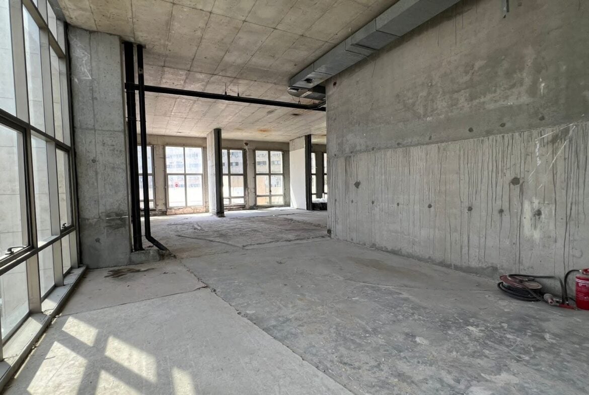 משרד במעטפת בבית ויקטוריה