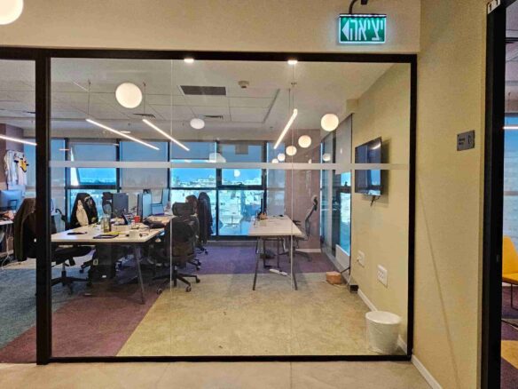 מנחם בגין משרד גדול-להשכרה משרדים וחדרי צוות