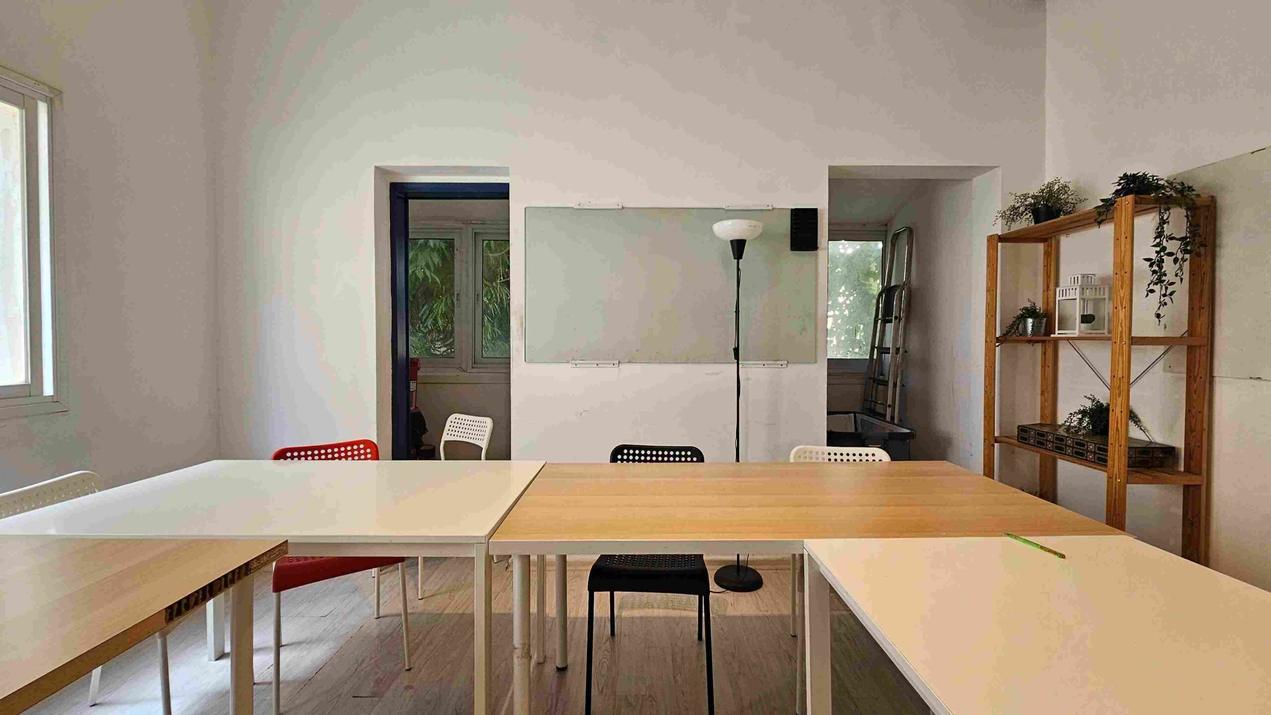 עמדות עבודה במשרד זול בלב העיר