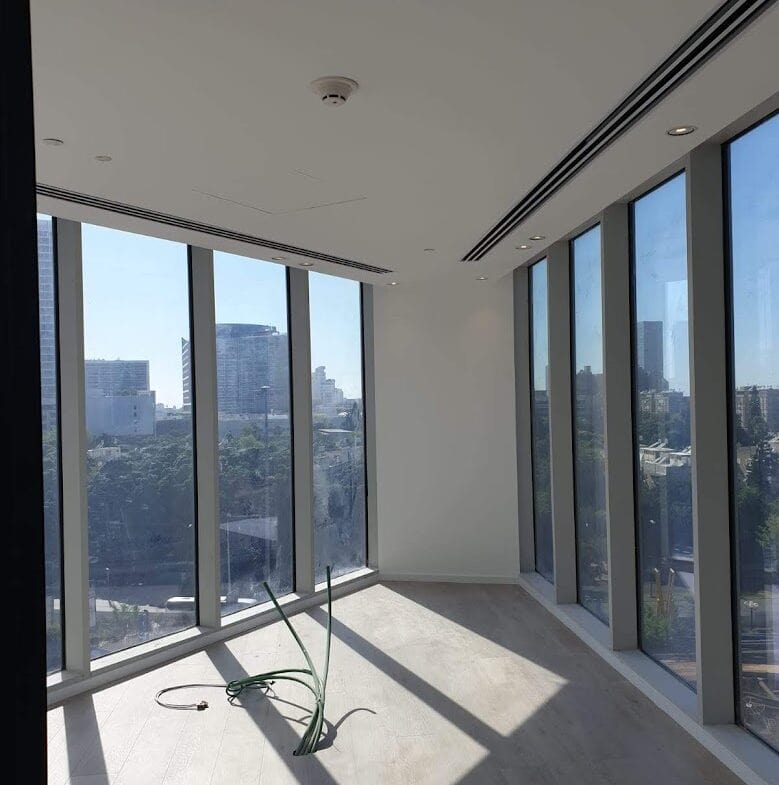 חדר ישיבות/ חדר עבודה גדול- מגל רסיטל