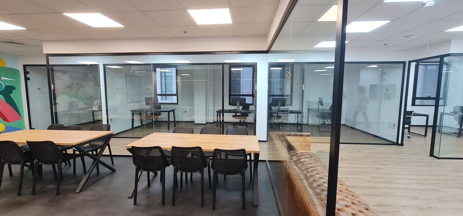 מבט כללי- פינות אוכל וחדרי עבודה