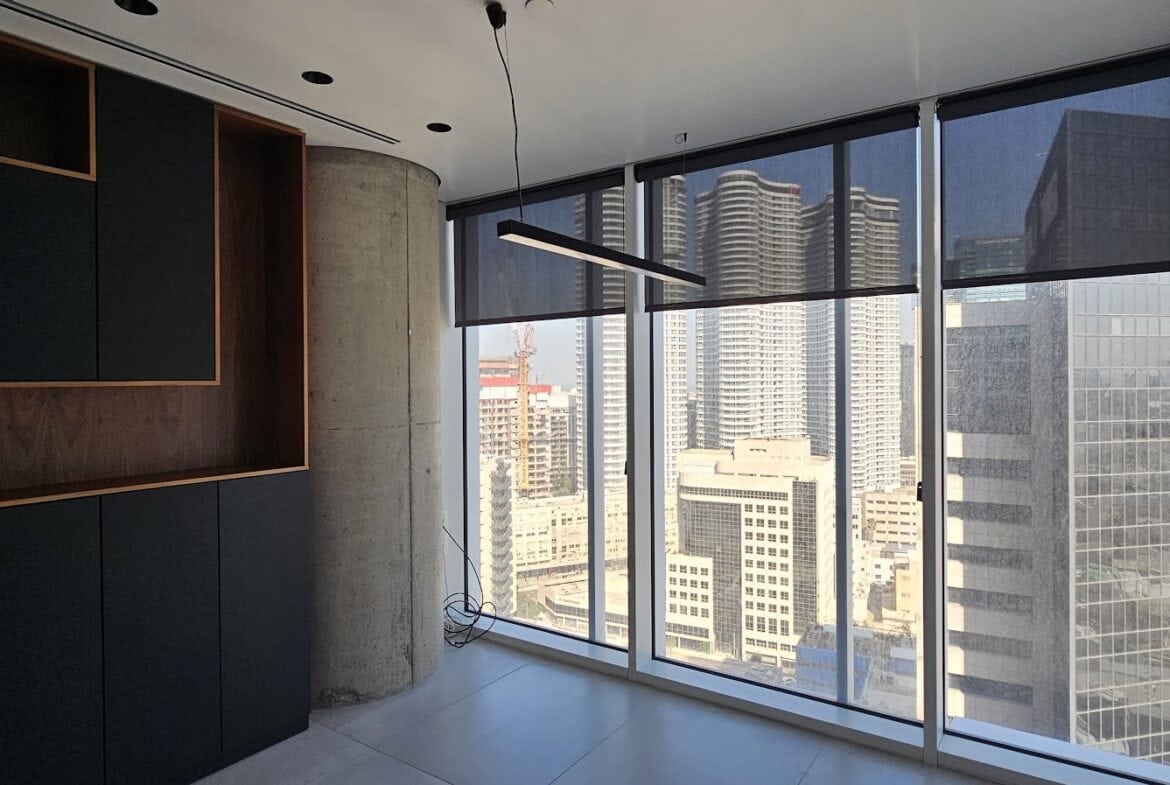 חלוקה פנימית- משרד להשכרה במגדל אקרו