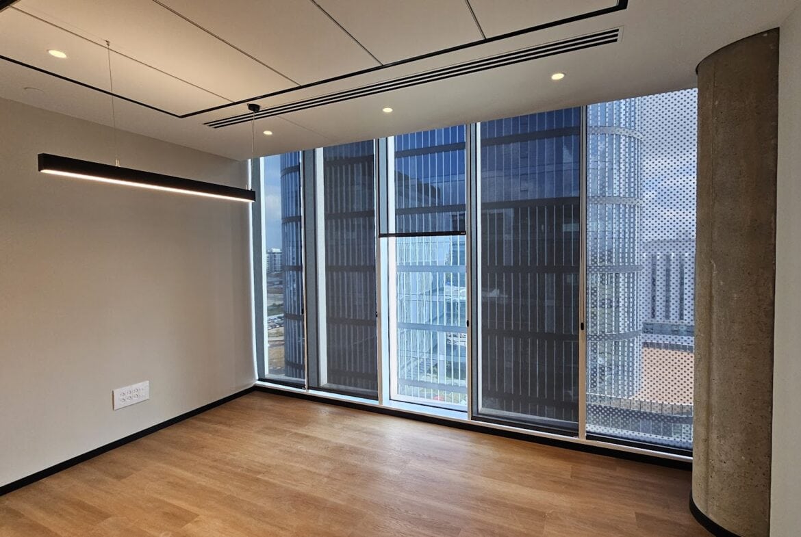 משרד בגודל 160 מ