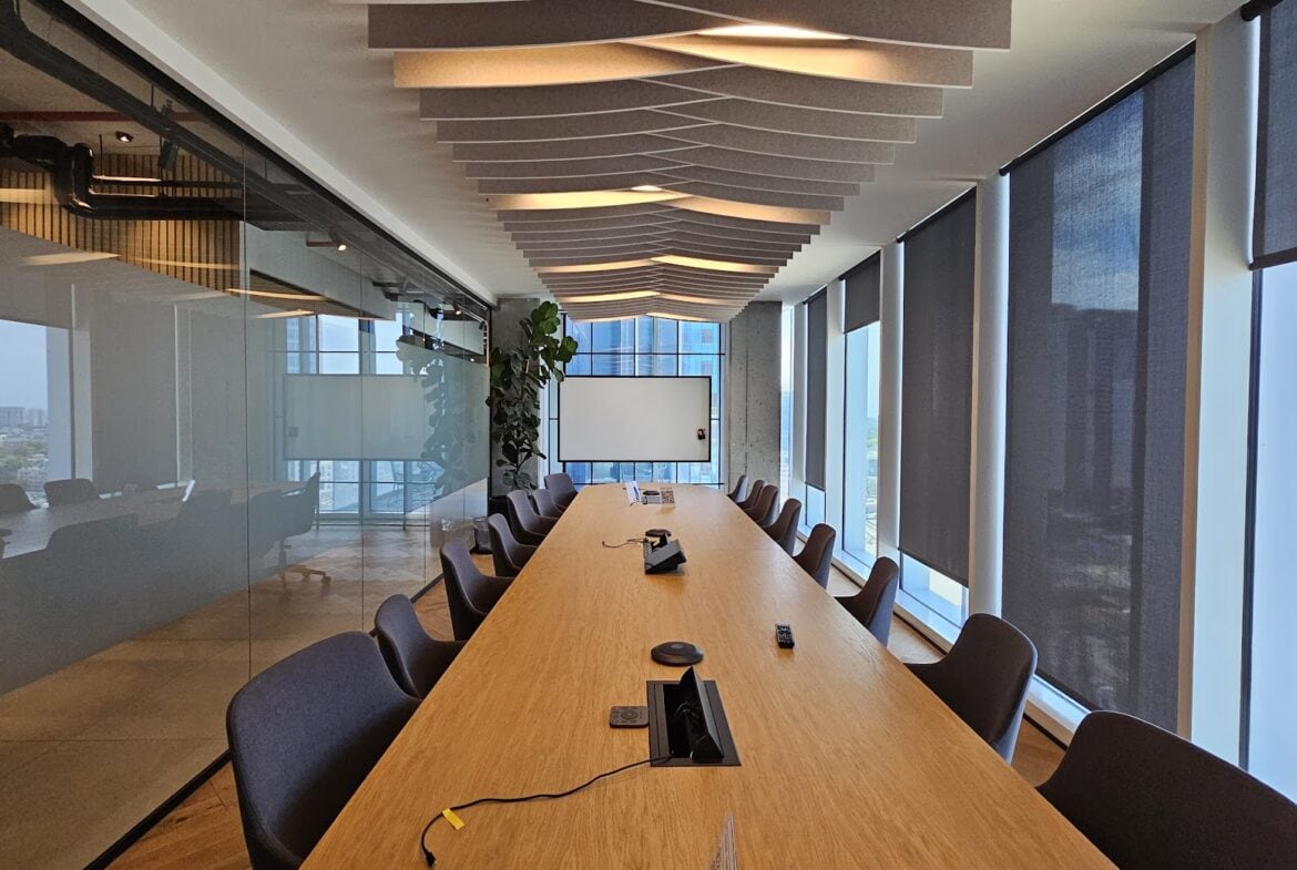 חדר ישיבות גדול במגדל סקיי