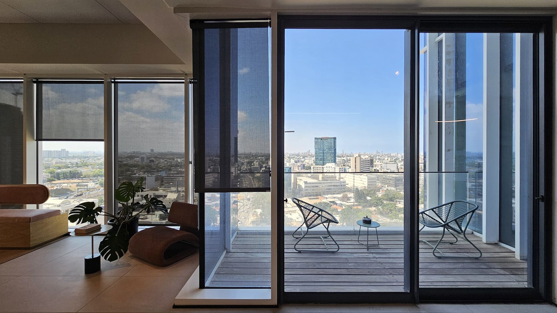 מרפסת פרטית חמודה במגדל סקיי